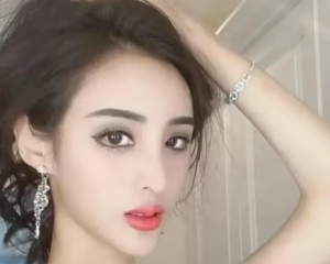 模特吴春怡