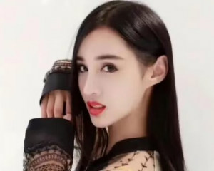 亚洲第一美腿车模吴春怡