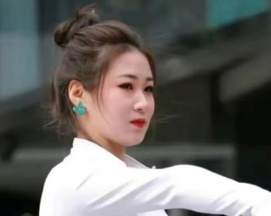 爱音乐她是什么